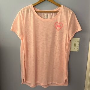 🦋Old Navy Love Wins shirt🦋